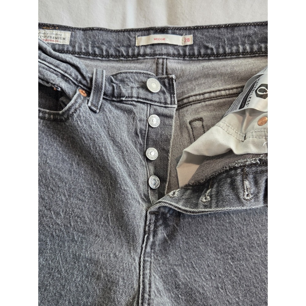 Levi's Women's Wedgie Premium Jeans High Waisted Black Gray Wash Women's 28 EUC - Picture 7 of 13